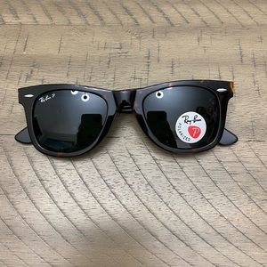 Ray-Ban Original Wayfarer Classic Polarized Sunglasses in Tortoise